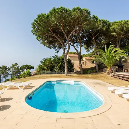 Дом отдыха Roselles